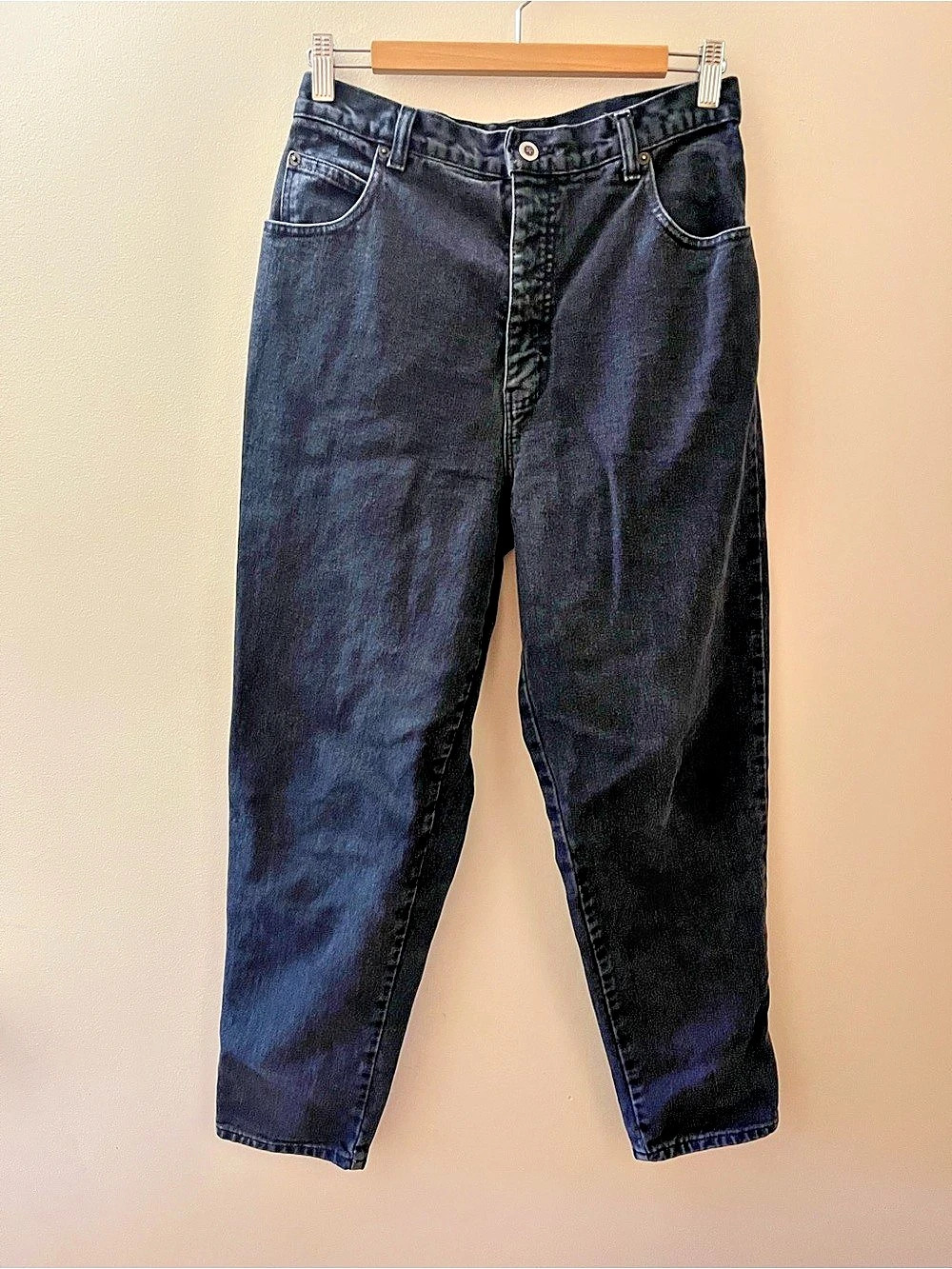 Vintage Attitude Straight Leg Jeans in washed Black